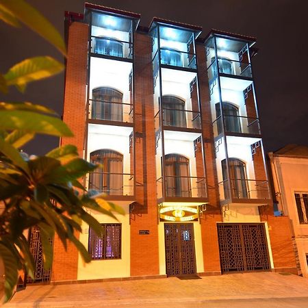 Granada Hotel&Restaurant Tiflis Exterior foto
